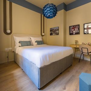 Kleine Kamer met een King Size Bed